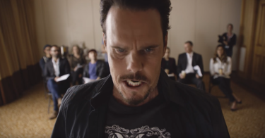 Kevin Dillon appearing in an advert for Virgin Mobile